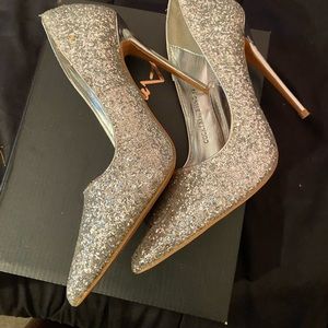 Sequin stiletto pumps🤩